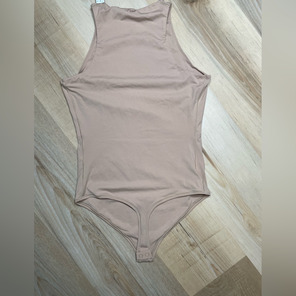 Victoria’s Secret Pink Nude Bodysuit Sleeveless High Neck M NWT - Picture 3 of 8